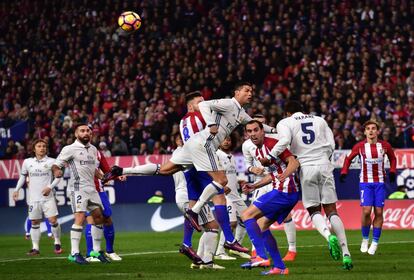 El cabezazo de Cristiano que Oblak despejó en la línea de gol. 