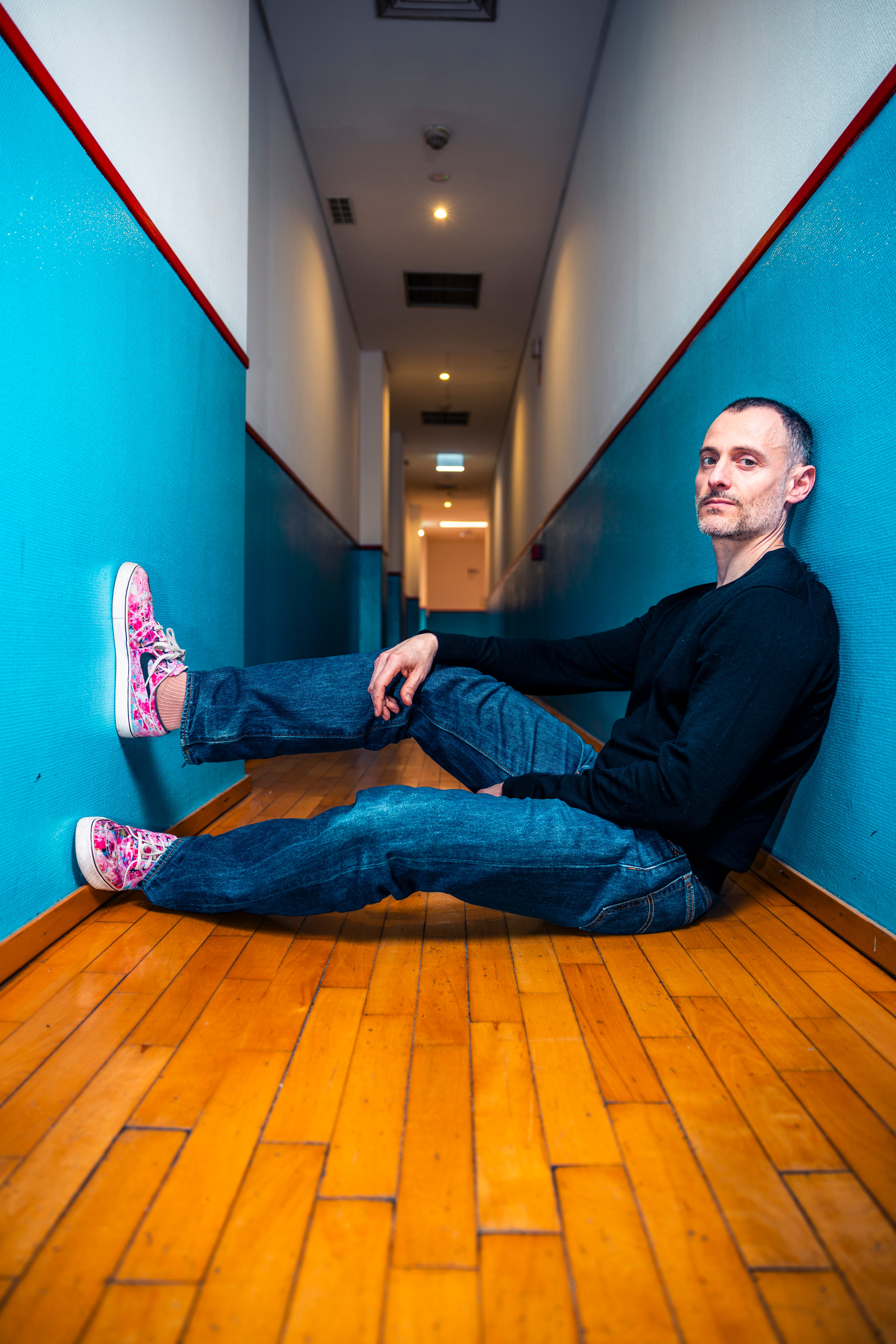 Jean Baptiste del Amo posa en exclusiva para ICON en el Instituto Francés de Madrid.