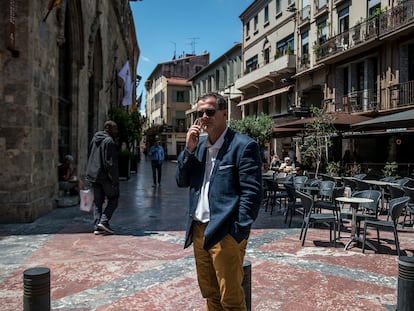 Luis Aliot, candidato a la alcaldía de Perpiñán por el partido Rassemblement National, este viernes en la Place de la Loge.