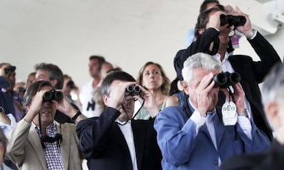 El p&uacute;blico del hip&oacute;dromo, el pasado domingo, observando una carrera.