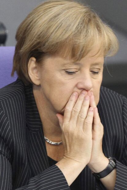 Merkel, durante el debate presupuestario, ayer en el Bundestag.