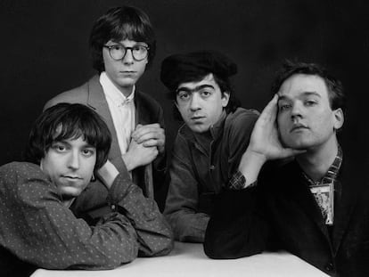 R.E.M. a mediados de los ochenta. De izquierda a derecha: Peter Buck, Mike Mills, Bill Berry y Michael Stipe.