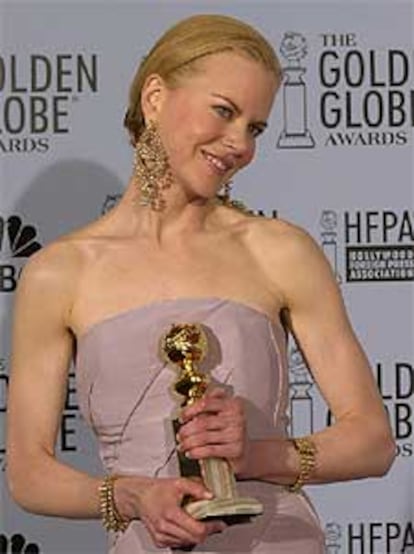 Lo bueno de los Globos de Oro es que hay tal cantidad de categorías que se reparten premios para todos. Y lo bueno de <i>The hours</i> parece ser, entre otras cosas, Nicole Kidman. La actriz australiana ha obtenido el premio a la mejor actriz de drama. Un galardón que confirma su categoría, ya que es el segundo consecutivo después de que el año pasado levantara la estatuilla por su interpretación en <i>Moulin Rouge</i>.