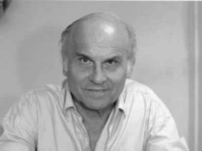 Ryszard Kapuscinski, amb la seva màquina d'escriure.