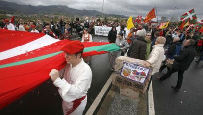 Manifestación independentista entre Irún y Hendaya durante el Aberri Eguna de 2009 a la que tampoco acudieron los miembros del PNV.