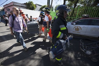 En la tarea de rescate participa el Ejército. Las autoridades creen que puede haber más supervivientes.