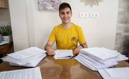 El estudiante Miguel Gallardo Muñoz, en su casa de La Zarzuela (Tarifa).