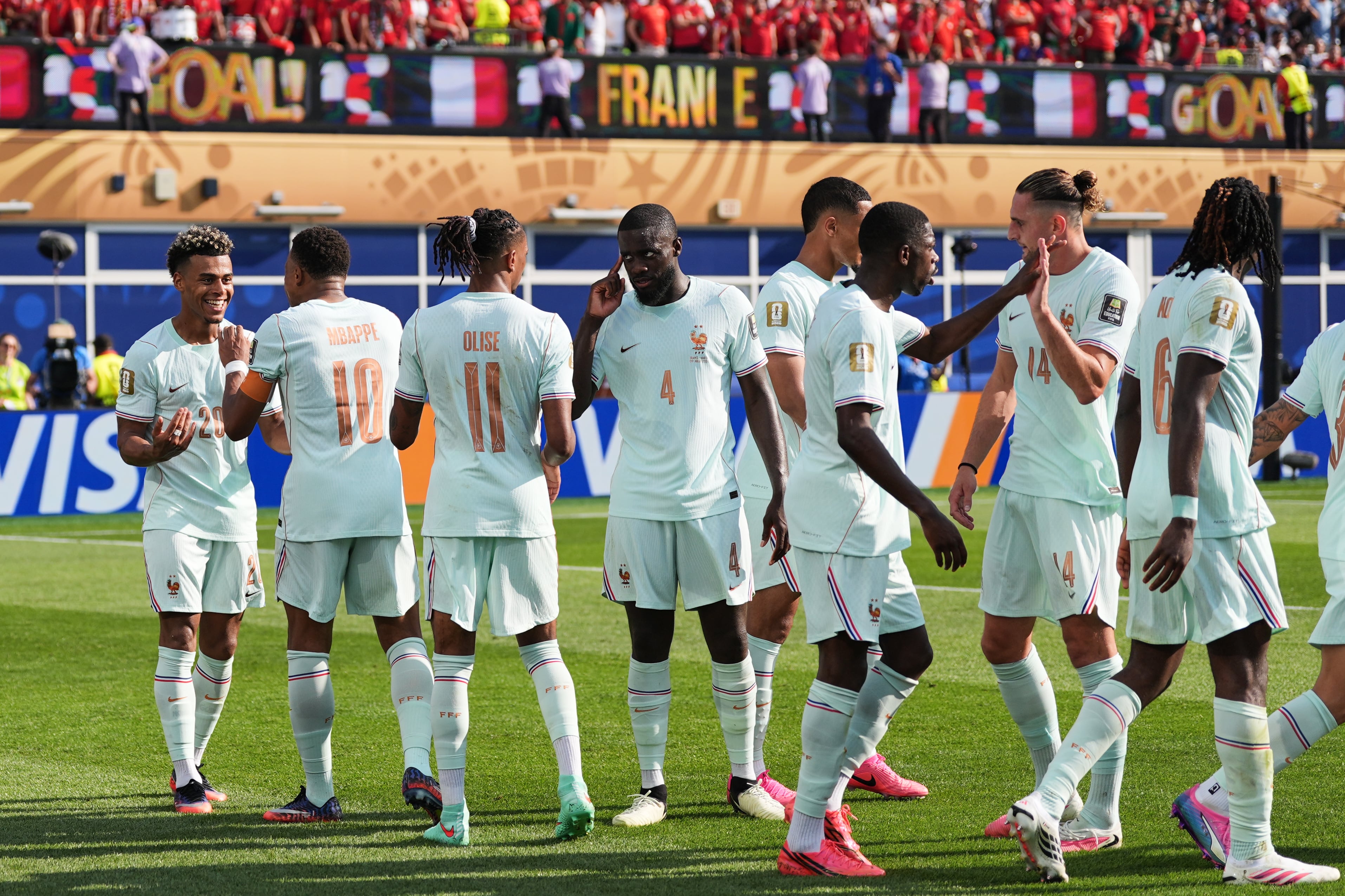 Francia considera “racista” e “inaceptable” el artículo de Rajoy sobre la selección francesa