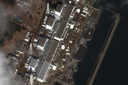 Imagen satelital de la central nuclear de Fukushima.