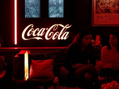 El logo de Coca-Cola, en un evento en París la pasada semana. 