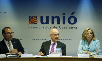 Espadaler (esquerra), Duran, i la vicepresidenta Joana Ortega.