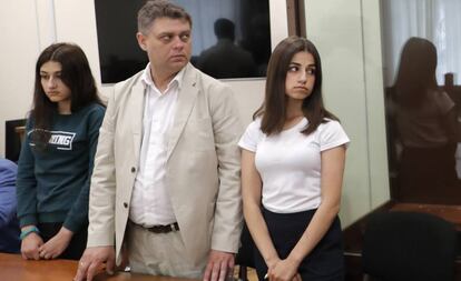 María (derecha) y Angelina en la Corte el pasado 27 de julio.