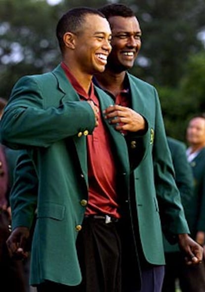Tiger Woods y Vijay Singh, en el Masters de Augusta de 2001.