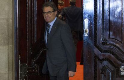 El presidente de la Generalitat en funciones, Artur Mas, el pasado jueves al finalizar la reuni&oacute;n con el resto de diputados del grupo de Junts pel S&iacute; (JxS&iacute;).