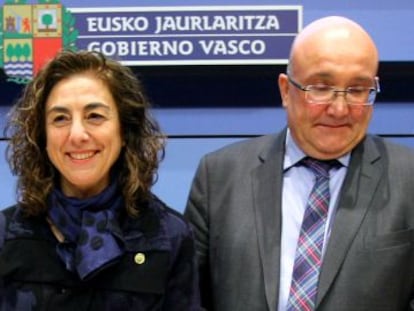Cristina Uriarte y Patxi Baztarrika este miércoles en la presentación del traductor de euskera.