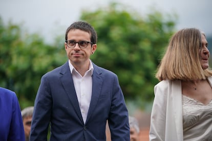 The head of the opposition and EH Bildu deputy in the Basque Parliament, Pello Otxandiano, upon his arrival at the inauguration of Imanol Pradales.