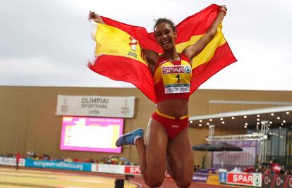 María Vicente, tras ganar el heptatlón en los Europeos sub-18.