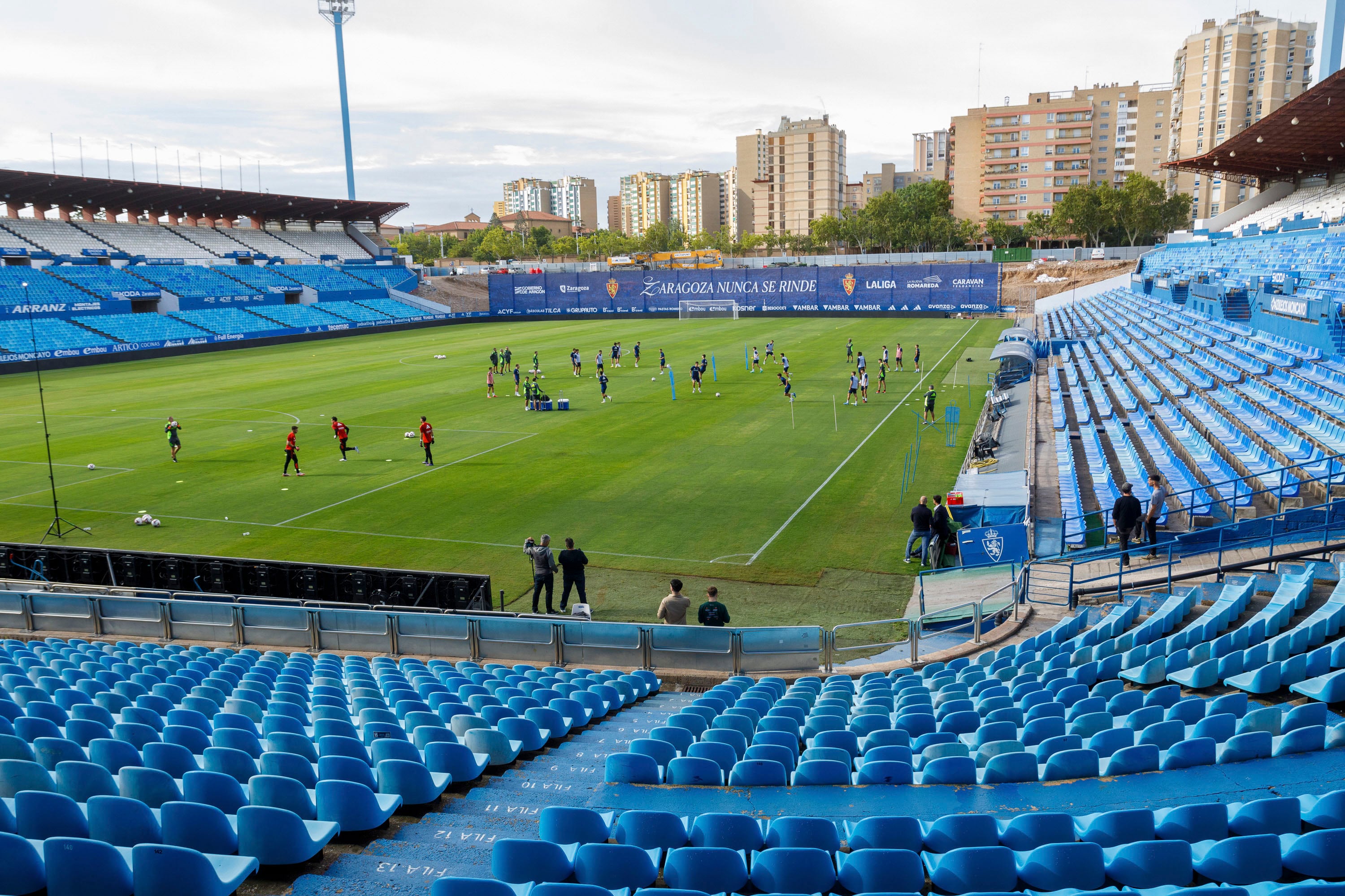 El adiós de Zaragoza a la vieja Romareda: “Es la gente lo que hace especial este estadio, más allá del sitio” 