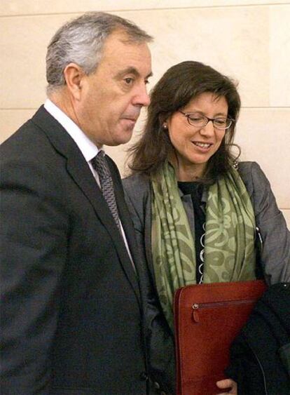 Caride, con Manuel Vázquez tras un consello de la Xunta.