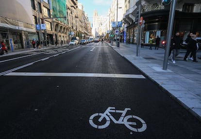 Detalle del carril, en un tramo de la Gran Vía.