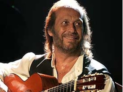 El guitarrista español Paco de Lucía, premio Príncipe de Asturias de las Artes 2004, en el Festival de Jazz de Vitoria el pasado mes de julio.