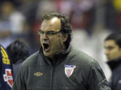 Bielsa, durante el partido contra el Atlético.