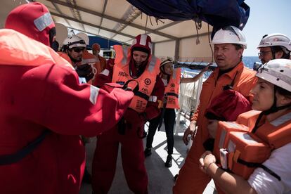 Ejercicios de simulacro a bordo de 'Aquarius', el 9 de junio de 2018.