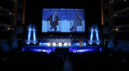 Vista del Teatro Real durante el debate "Oportunidades de inversión: sectores en crecimiento".