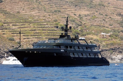 El barco del diseñador Giorgio Armani.