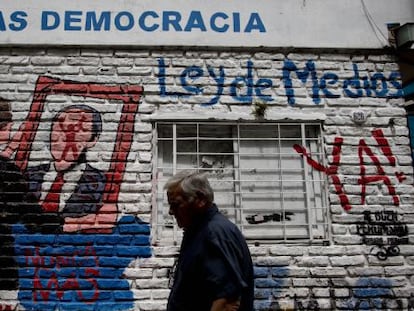 Un mural de Buenos Aires en el que se exige la ley de medios