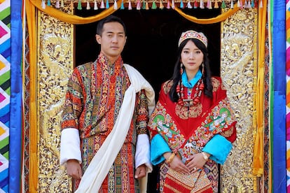 La princesa Eeuphelma Choden Wangchuck y Dasho Thinlay Norbu el día de su boda.