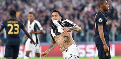 Alves celebra su gol al Mónaco en Turín.