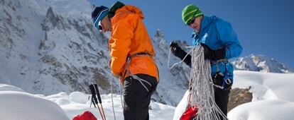 Simone Moro, a la izquierda, y Denis Urubko en el Nanga Parbat.