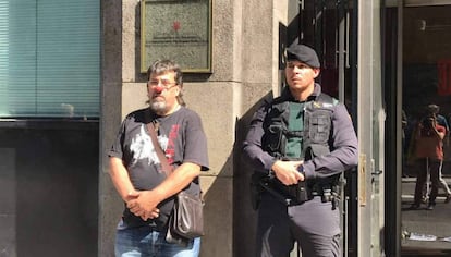 Jordi Pesarrodona, ante el Departamento de Gobernación.