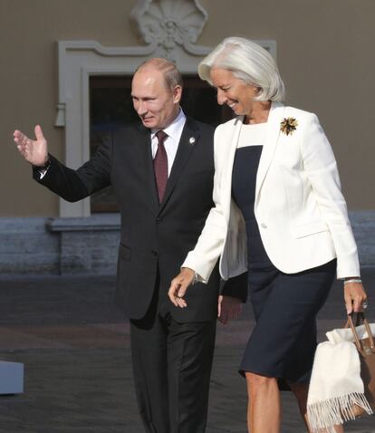 La directora gerente del Fondo Monetario Internacional (FMI), Christine Lagarde, ha sido recibida por el presidente ruso, Vladimir Putin