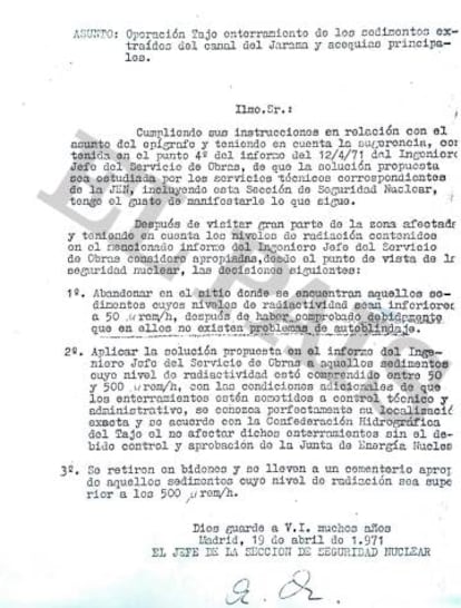 Escrito de la Junta de Energía Nuclear de 1971 en el que se explica que los lodos contaminados se enterrarán.