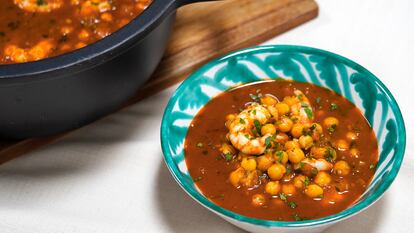 Garbanzos con langostinos