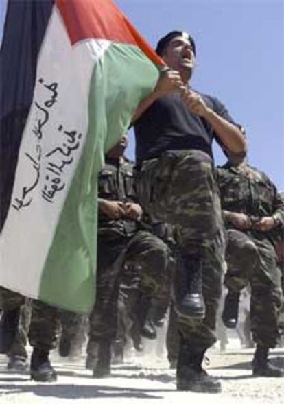 La policía palestina realiza sus primeros entrenamientos esta mañana en Belén.