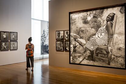 La exposición, "Walter Firmo, en el verbo del silencio la síntesis del grito" reúne más de 260 piezas del fotógrafo.