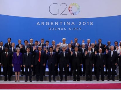 Los líderes del G20 en la fotografía de familia de la cumbre, este viernes en Buenos Aires.
