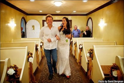 Branka Delic y Jon Bon Jovi, durante la boda.