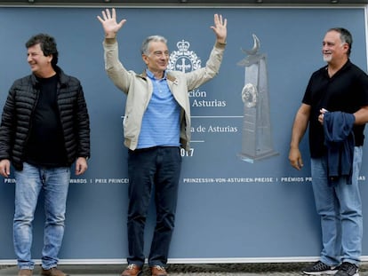 Los integrantes de Les Luthiers, Premio Princesa de Asturias de Comunicaci&oacute;n y Humanidades, Jorge Maronna (c), Horacio Turano (i) y Martin O&#039;Connor (d), el pasado d&iacute;a 14 en Oviedo.