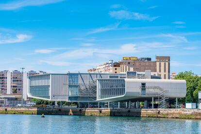 Foto del Centro Botín en Santander, Cantabria, desde el mar.