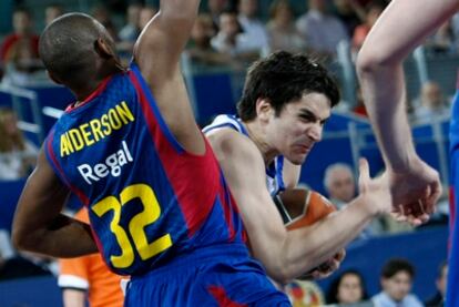 Carlos Suárez, durante el partido ante el Barcelona.