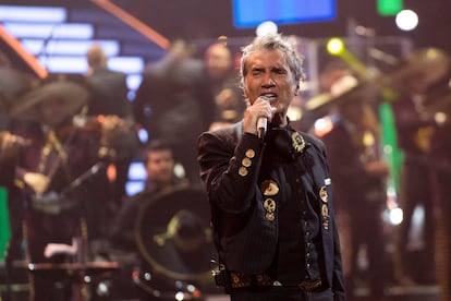 Alejandro Fernández durante su presentación en el Festival de Viña del Mar, en Chile, el pasado 21 de febrero.