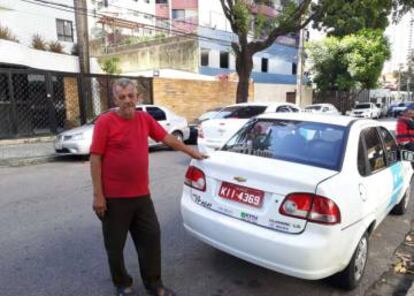 No Recife, o taxista Antonio Firmino da Silva diz que não aceita mais corridas de grandes distâncias.