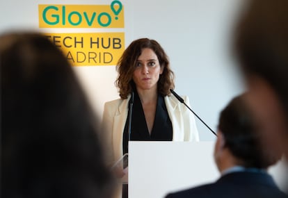 La presidenta de la Comunidad de Madrid, Isabel Díaz Ayuso, interviene en una rueda de prensa en la inauguración del Tech Hub de Glovo, a 14 de octubre de 2021, en Madrid (España).