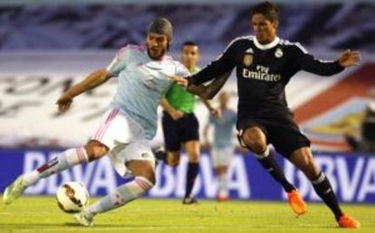 Larrivey lanza ante Varane