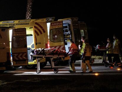 Llegada del helicóptero del servicio de búsqueda y rescate (SAR) del Ejército del Aire al helipuerto del Hospital Doctor Negrín de Las Palmas de Gran Canaria.