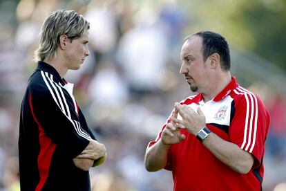 Con Fernando Torres en una pretemporada con el Liverpool, en el año 2007